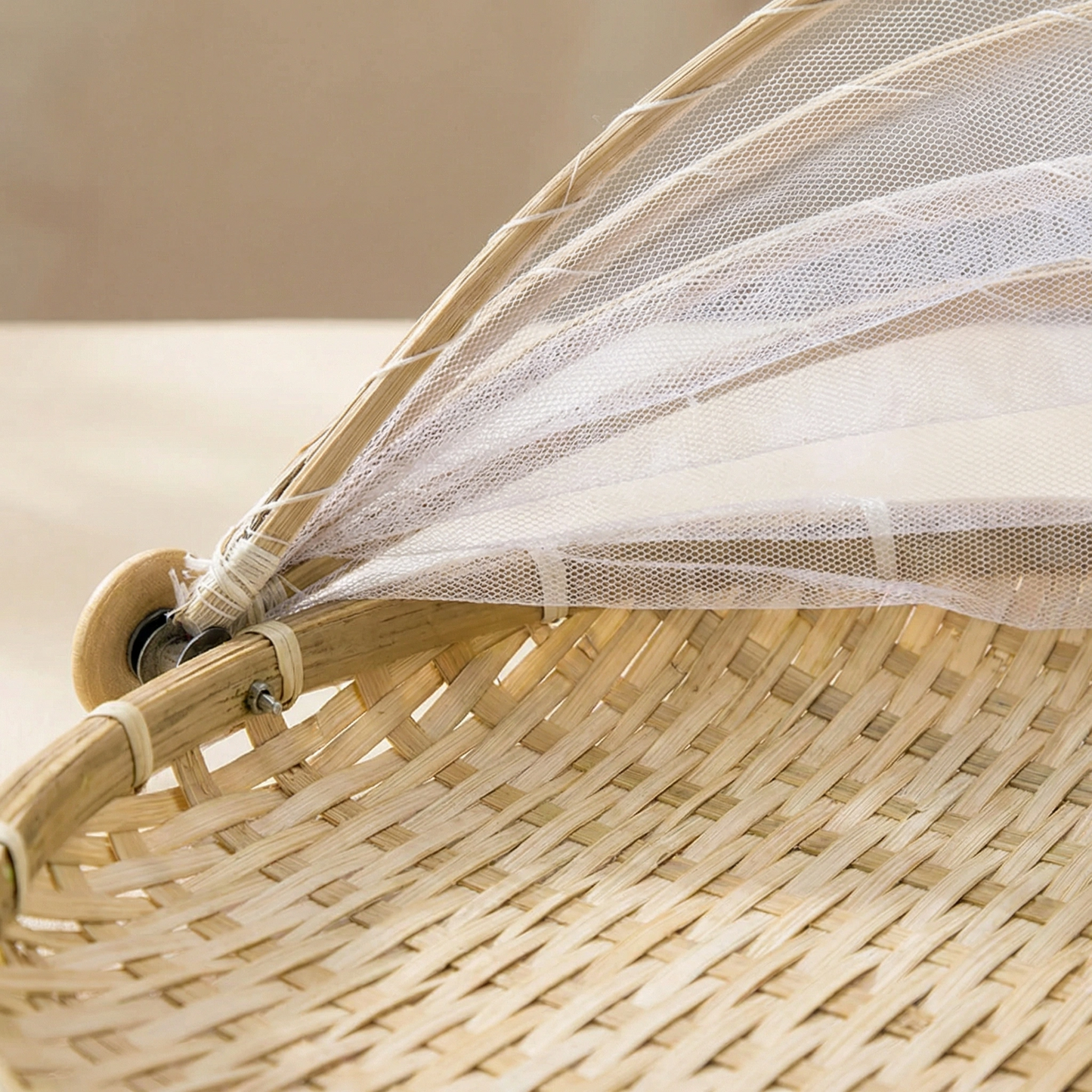 COVERED HARVEST BASKET